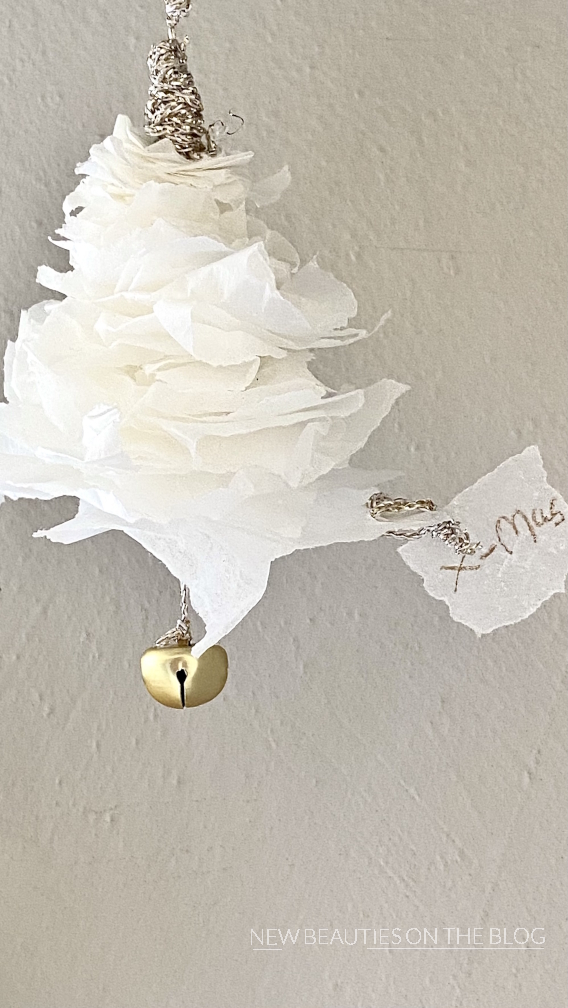 Weihnachtsbaum aus Papier